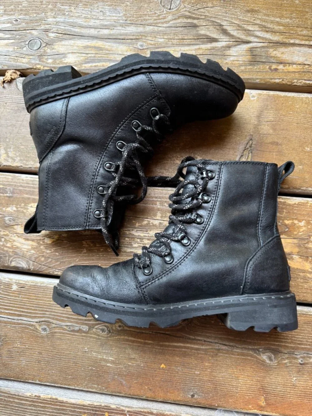 SOREL NL3700-010 Black Leather Combat Boots in Women's Size 7.5